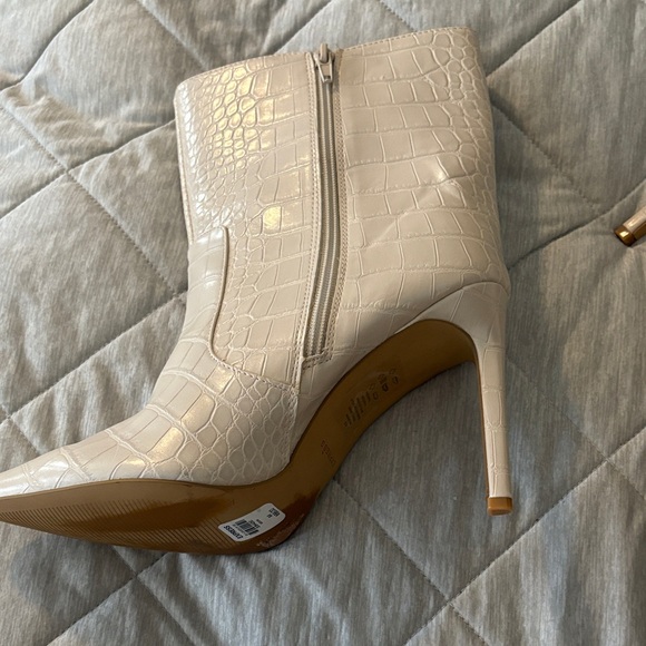 Express Croc-Embossed Heeled Boots in Cream - Picture 2 of 5